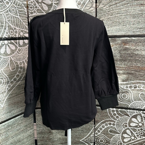 Cute & Comfy Top - Picture 2 of 2